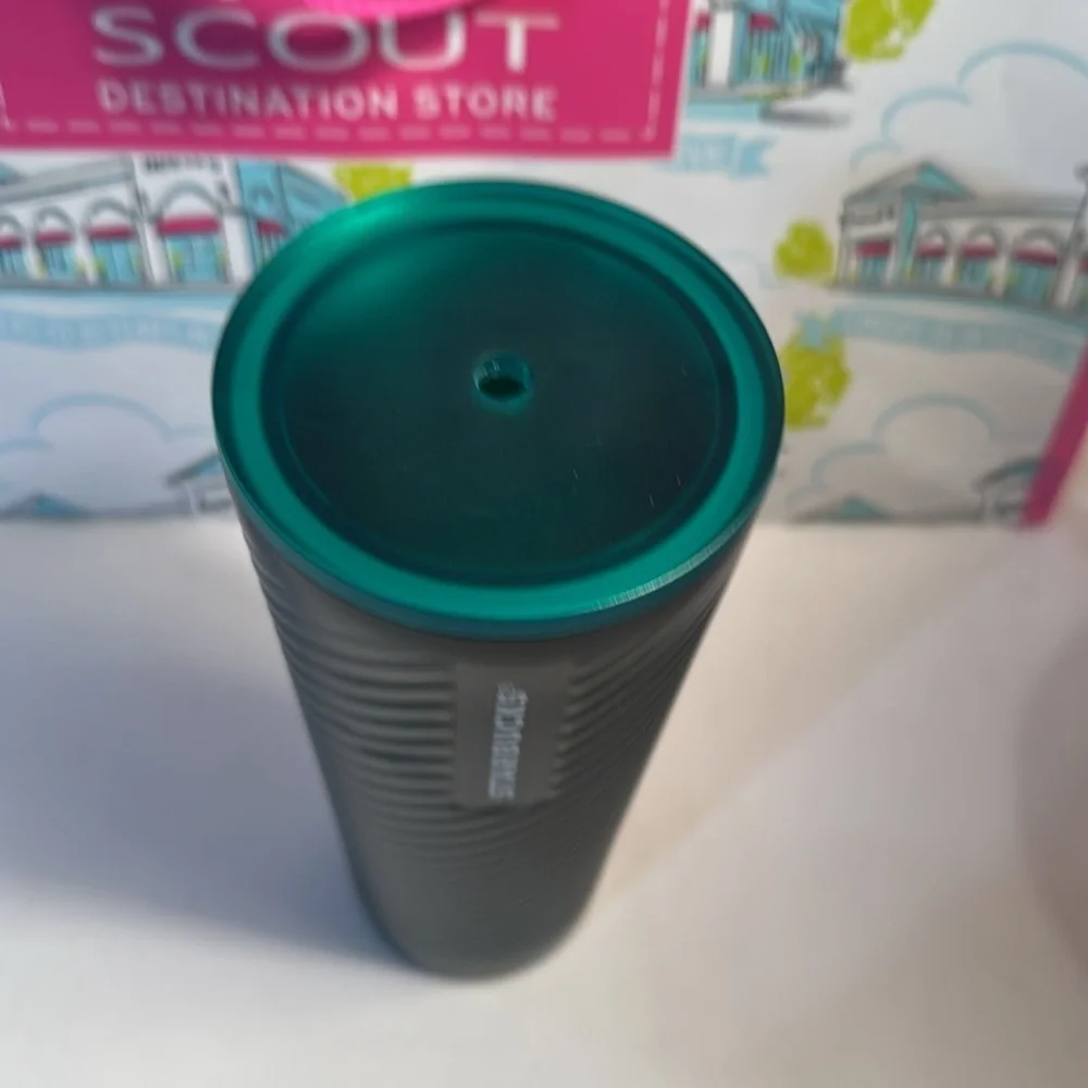 Starbucks Christmas Holiday 2022 Green Metal Spiral Tumbler 24 fluid ounce Cup